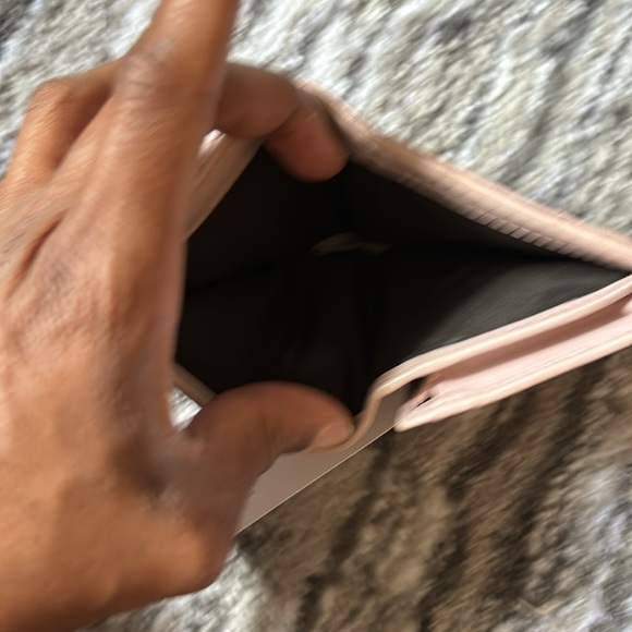 COPY - Small light pink Gucci wallet! Gold hardware!  COA included! - Picture 7 of 10